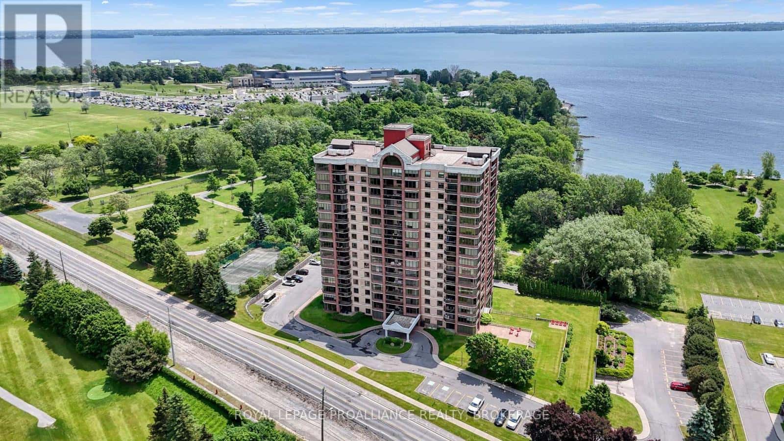 305 - 1000 KING STREET W — Kingston (Central City West), Ontario - Photo 2 of 44