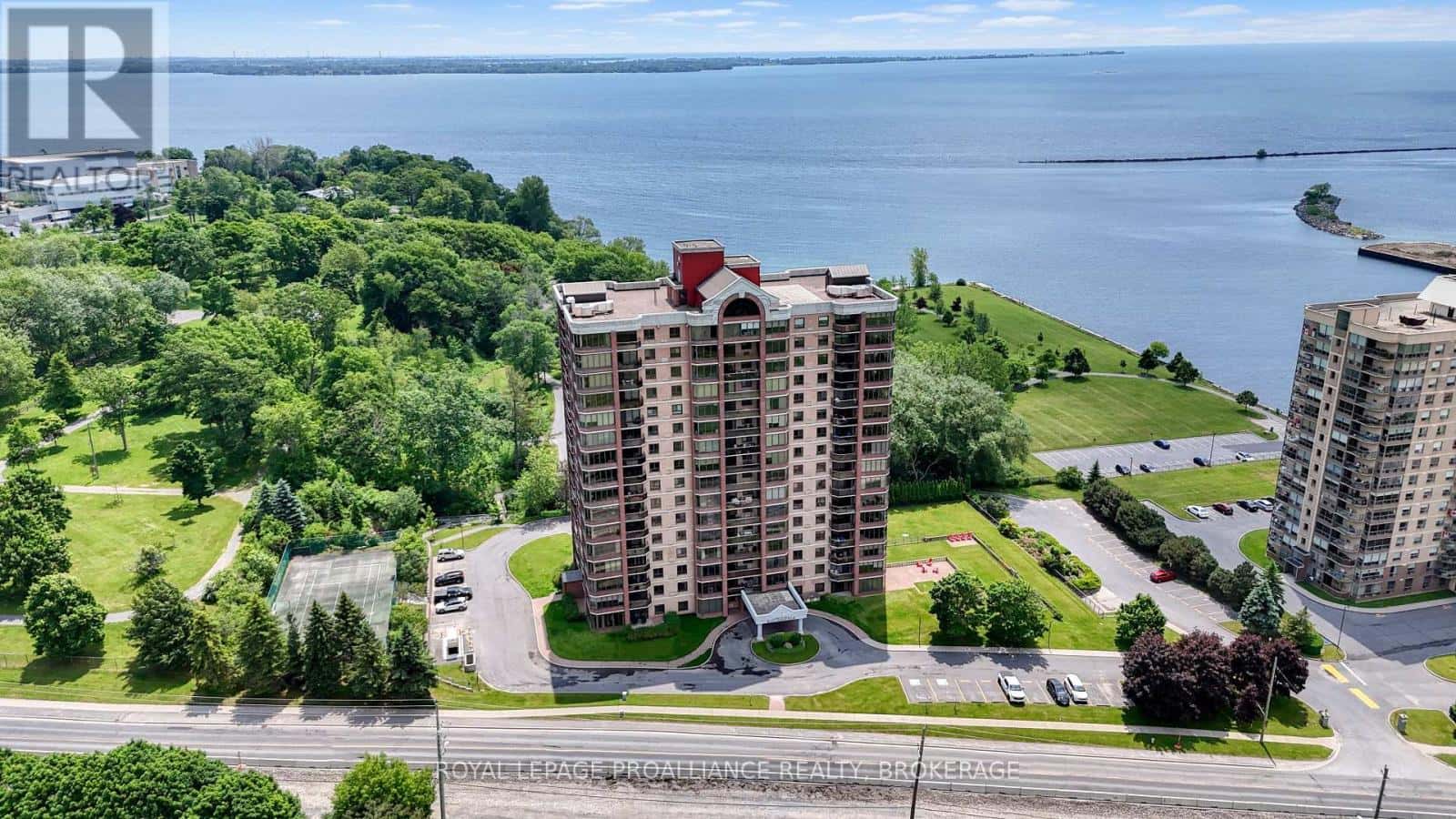 305 - 1000 KING STREET W — Kingston (Central City West), Ontario - Photo 3 of 44