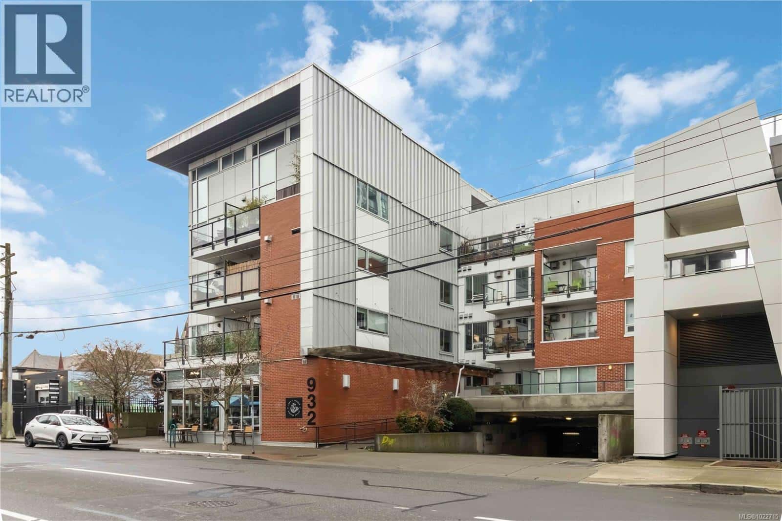 108 932 Johnson St — Victoria, British Columbia - Photo 4 of 26