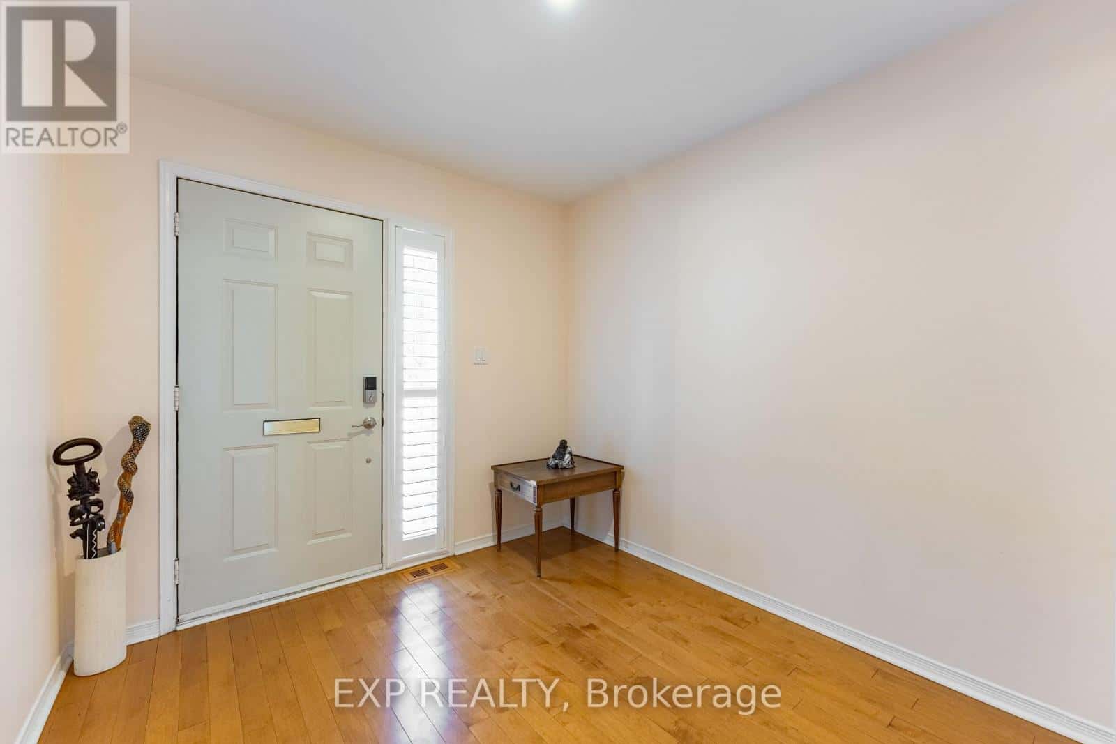 2 - 111 ECHO DRIVE — Ottawa, Ontario - Photo 3 of 49