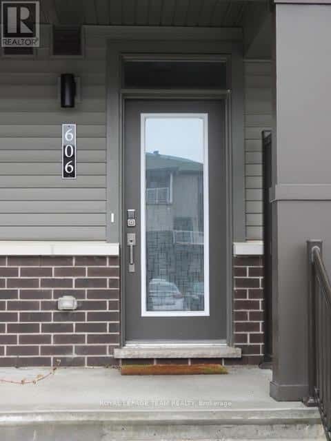 606 LILLIAN FREIMAN PRIVATE — Ottawa, Ontario - Photo 2 of 11