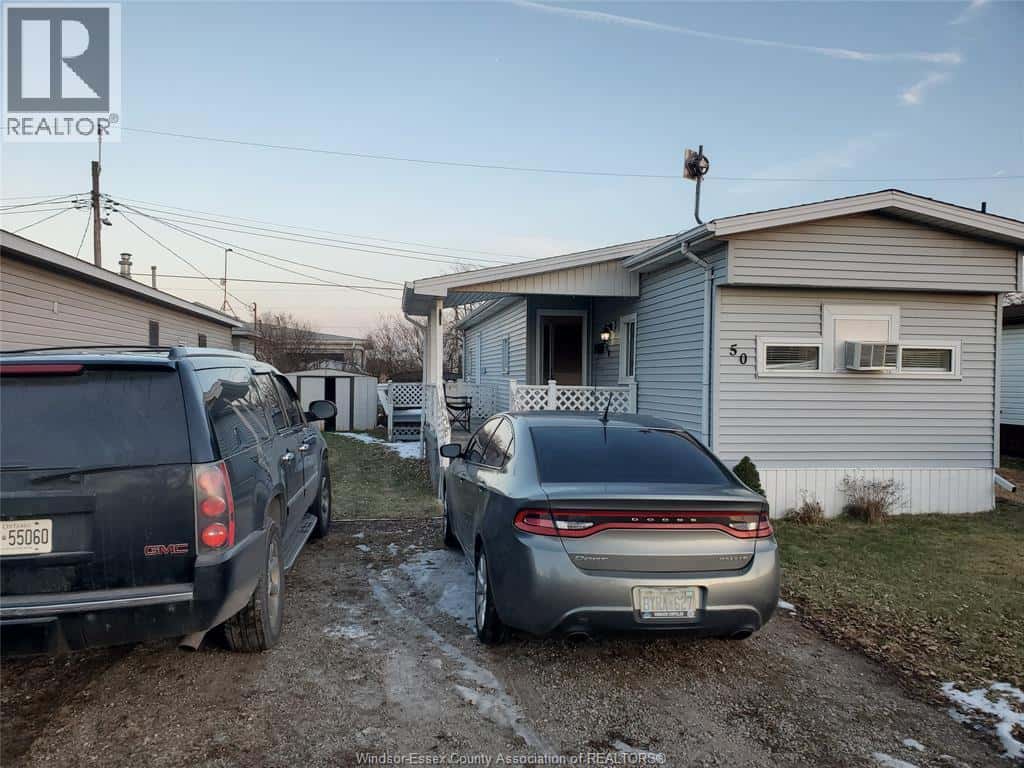 50 REGINA — Lakeshore, Ontario - Photo 4 of 33