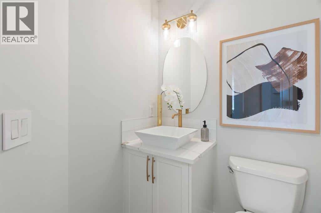 335 Hidden Creek Boulevard NW — Calgary, Alberta - Photo 4 of 50