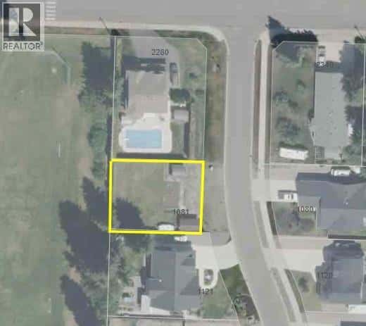 1081 23 Street SE — Salmon Arm, British Columbia - Photo 2 of 11