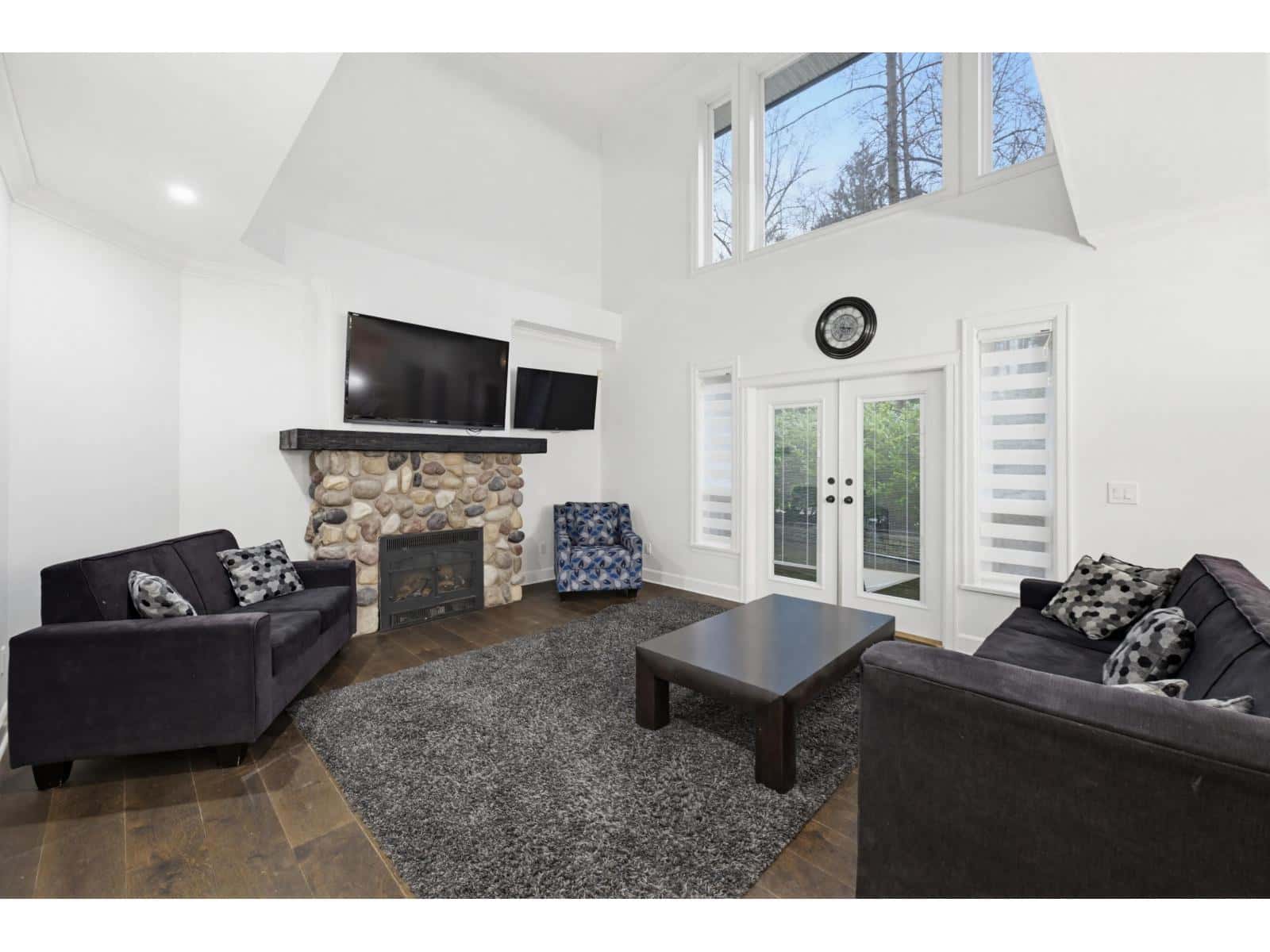 21686 93 AVENUE — Langley, British Columbia - Photo 2 of 39