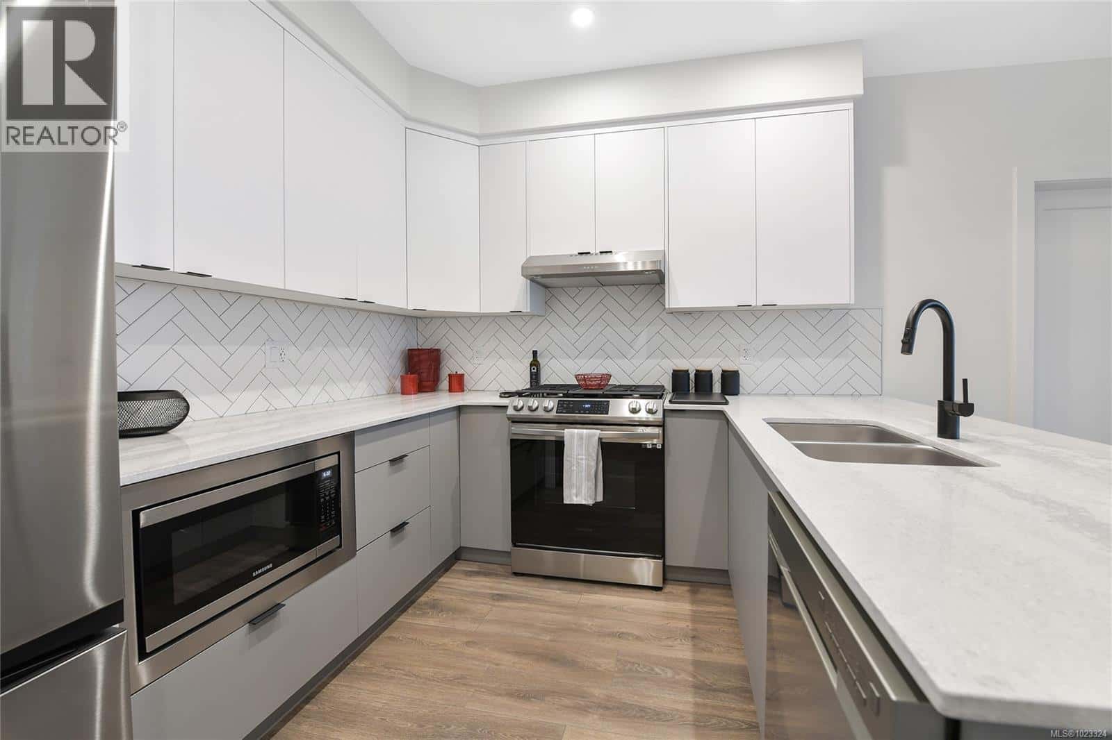 306 1114 Samar Cres — Langford, British Columbia - Photo 5 of 38