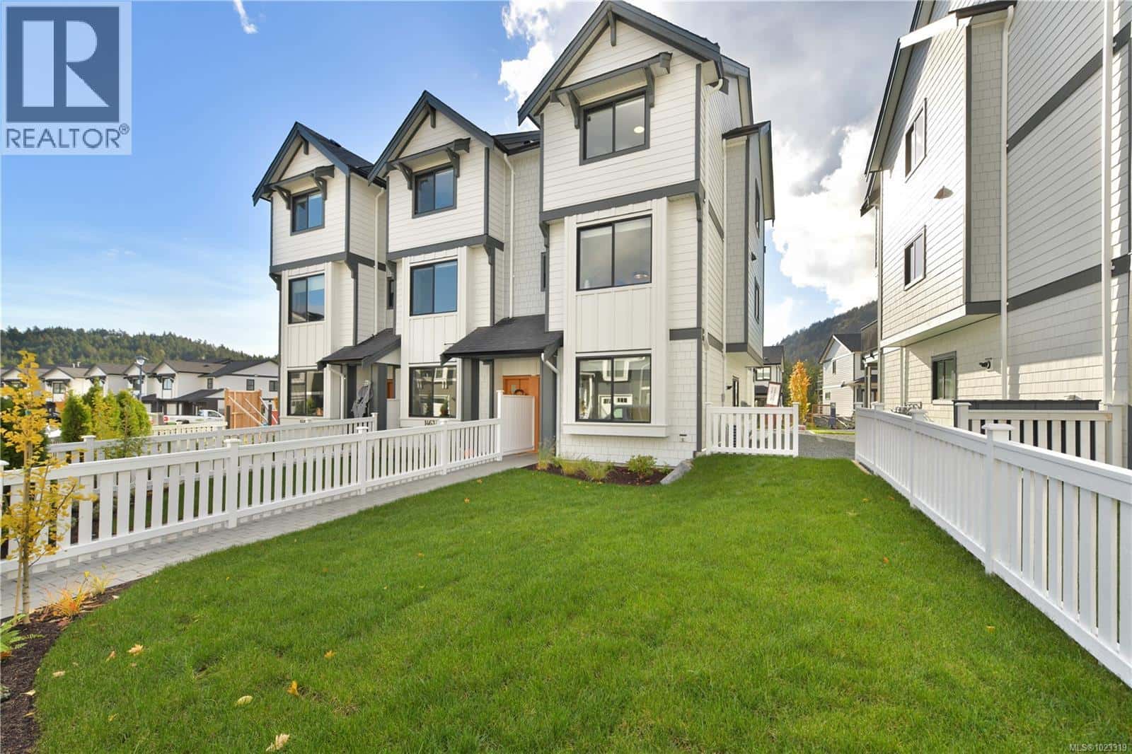 1493 Atlas Dr — Langford, British Columbia - Photo 3 of 32