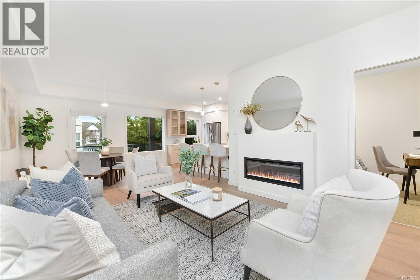 203 9716 Third St — Sidney, British Columbia - Main photo