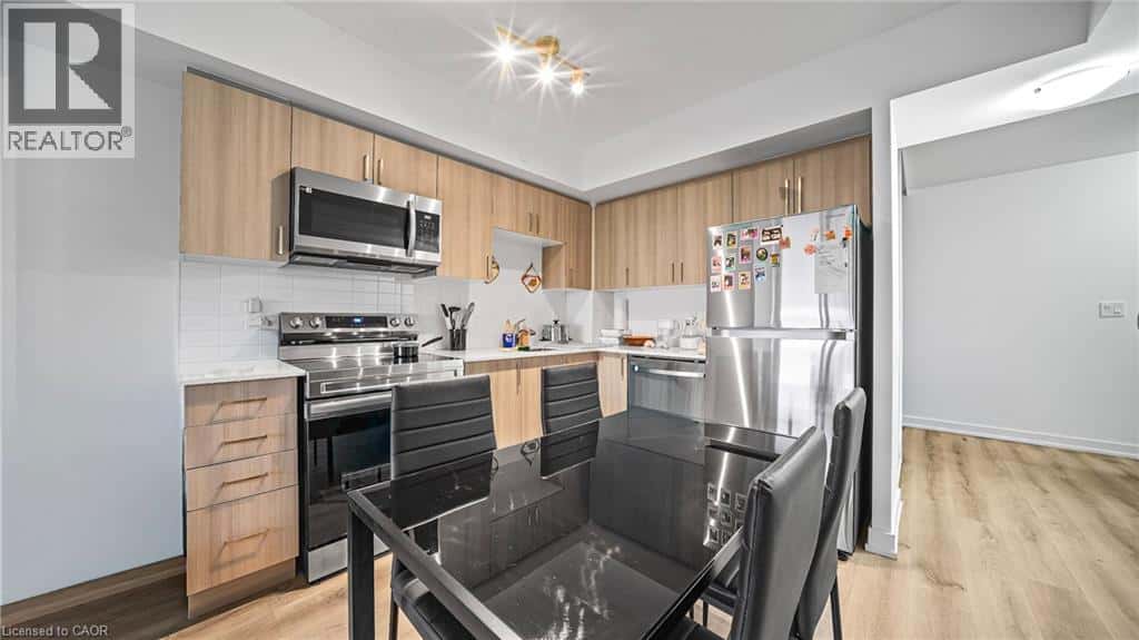 556 MARLEE Avenue Unit# 412 — Toronto, Ontario - Photo 4 of 24