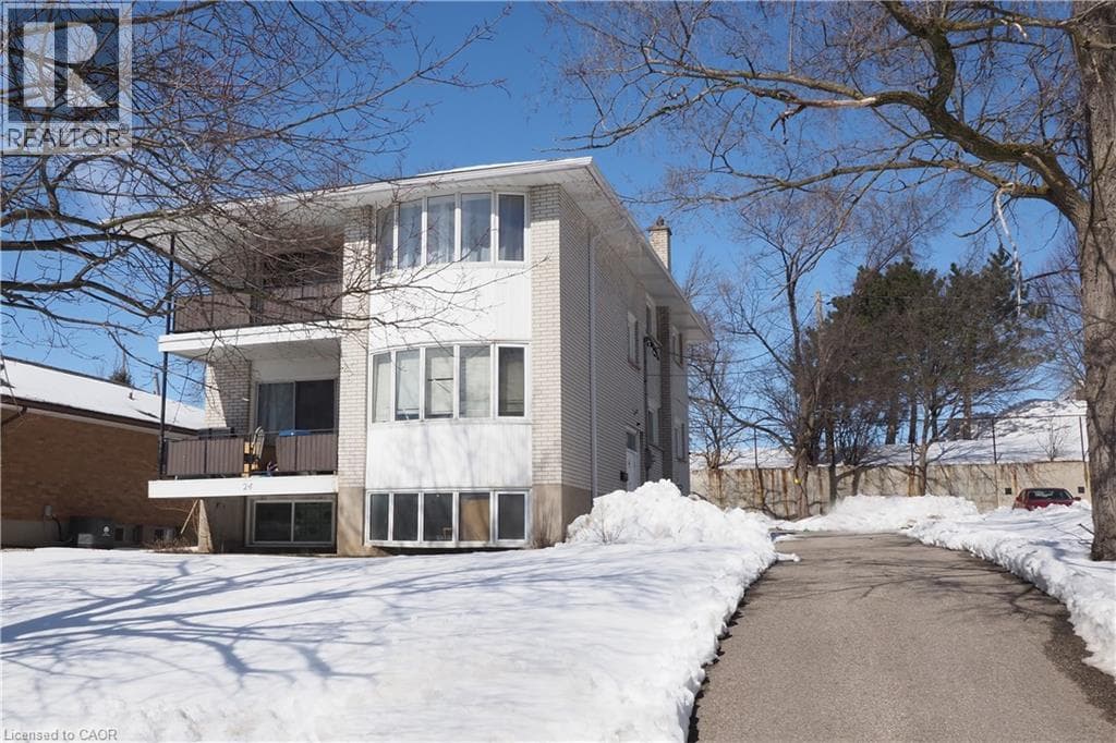 24 AUSTIN Drive — Waterloo, Ontario - Main photo