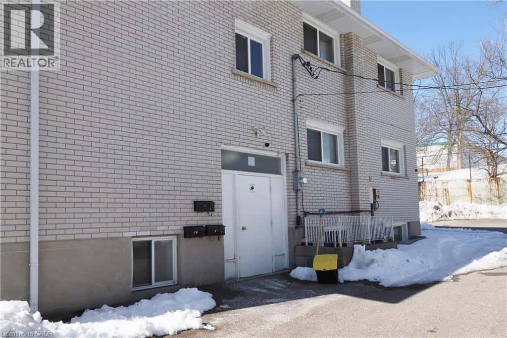 24 AUSTIN Drive — Waterloo, Ontario - Photo 2 of 2