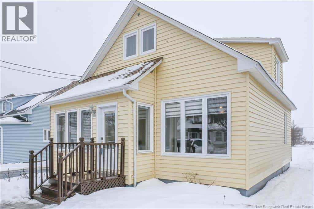 117 Degrâce Street — Shippagan, New Brunswick - Photo 2 of 38