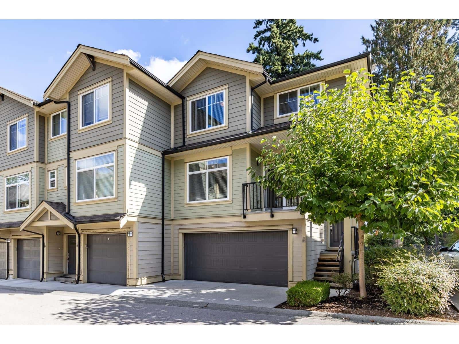 44 5957 152 STREET — Surrey, British Columbia - Photo 2 of 40