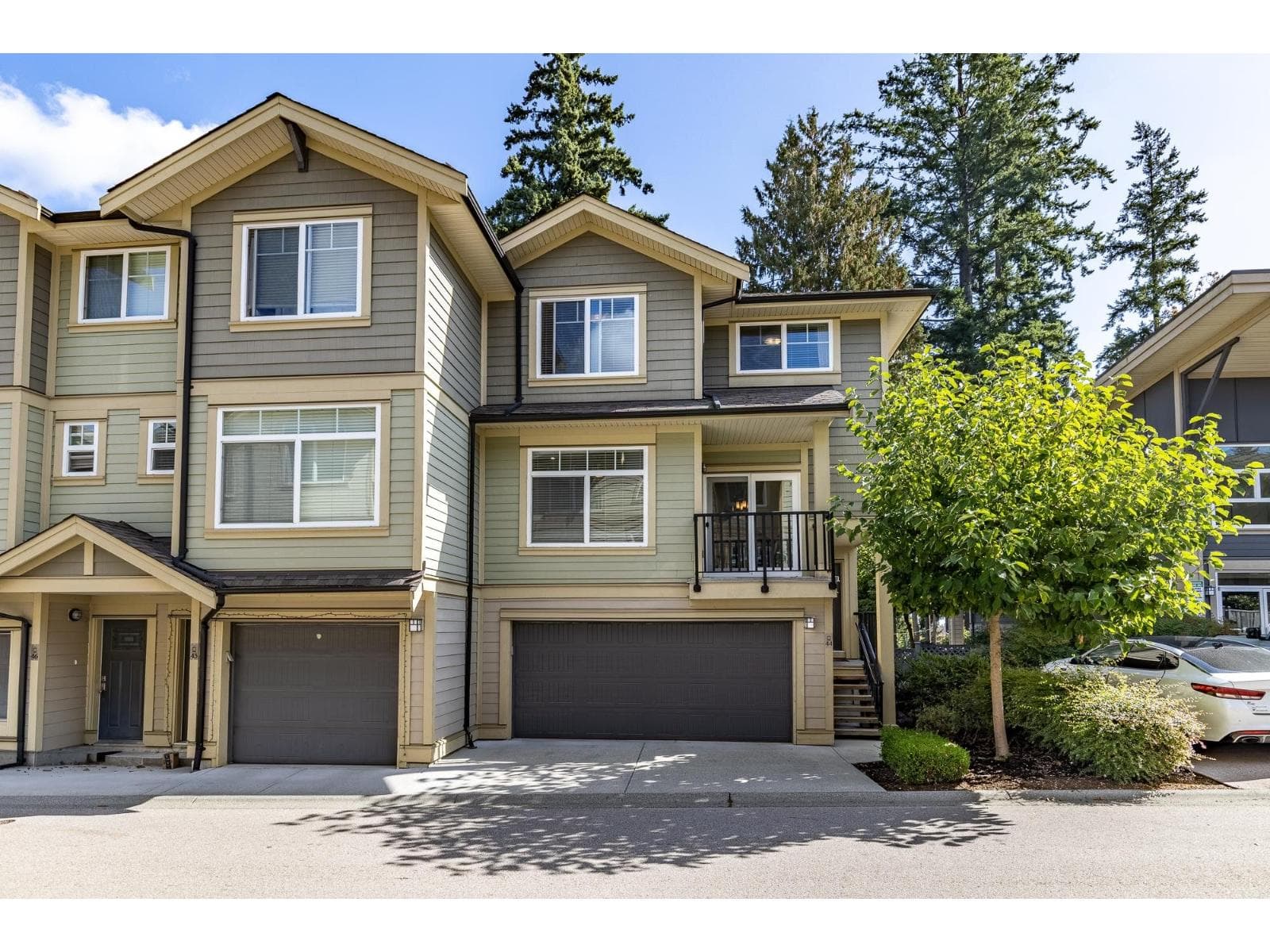 44 5957 152 STREET — Surrey, British Columbia - Main photo