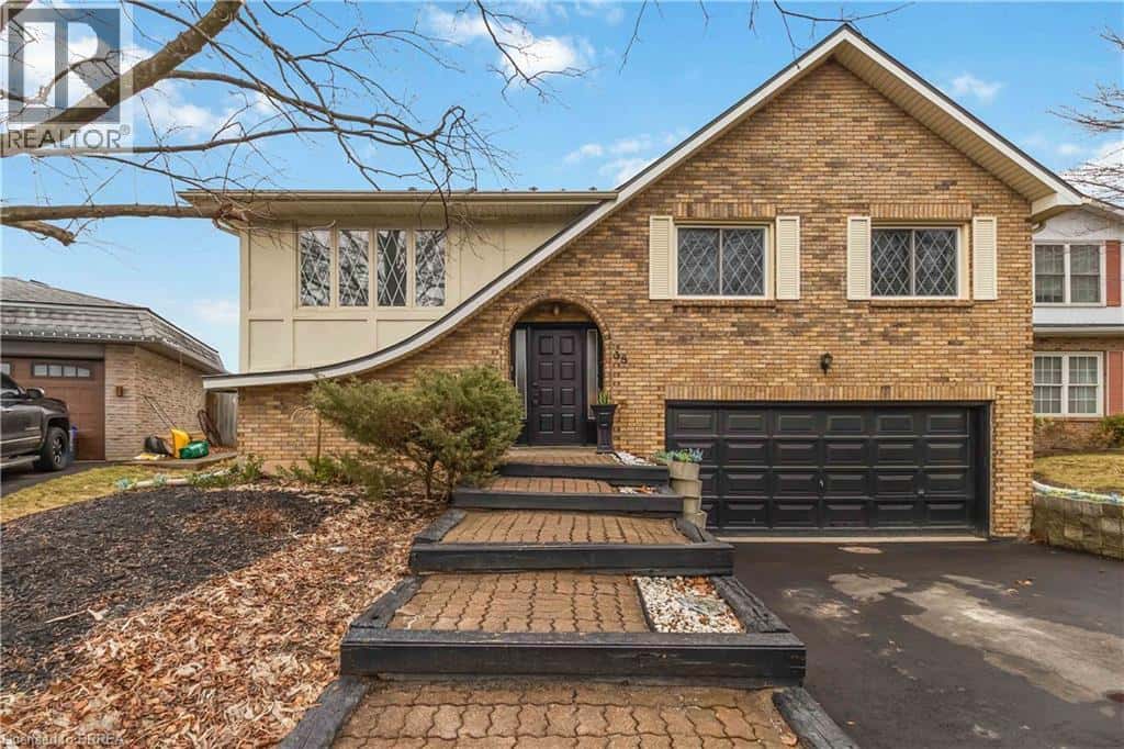 38 BLACK LOCUST Way — Brantford, Ontario - Photo 2 of 49