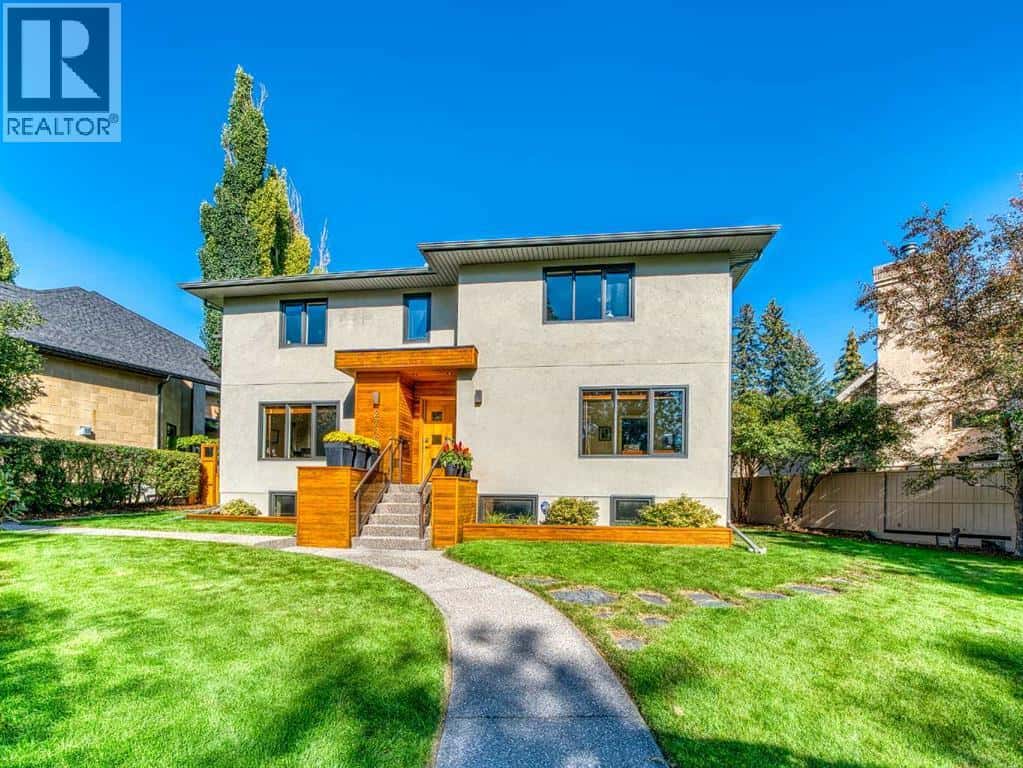 2716 Carleton Street SW — Calgary, Alberta - Photo 2 of 50