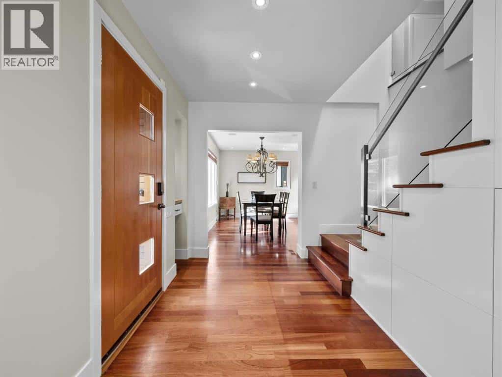 2716 Carleton Street SW — Calgary, Alberta - Photo 3 of 50