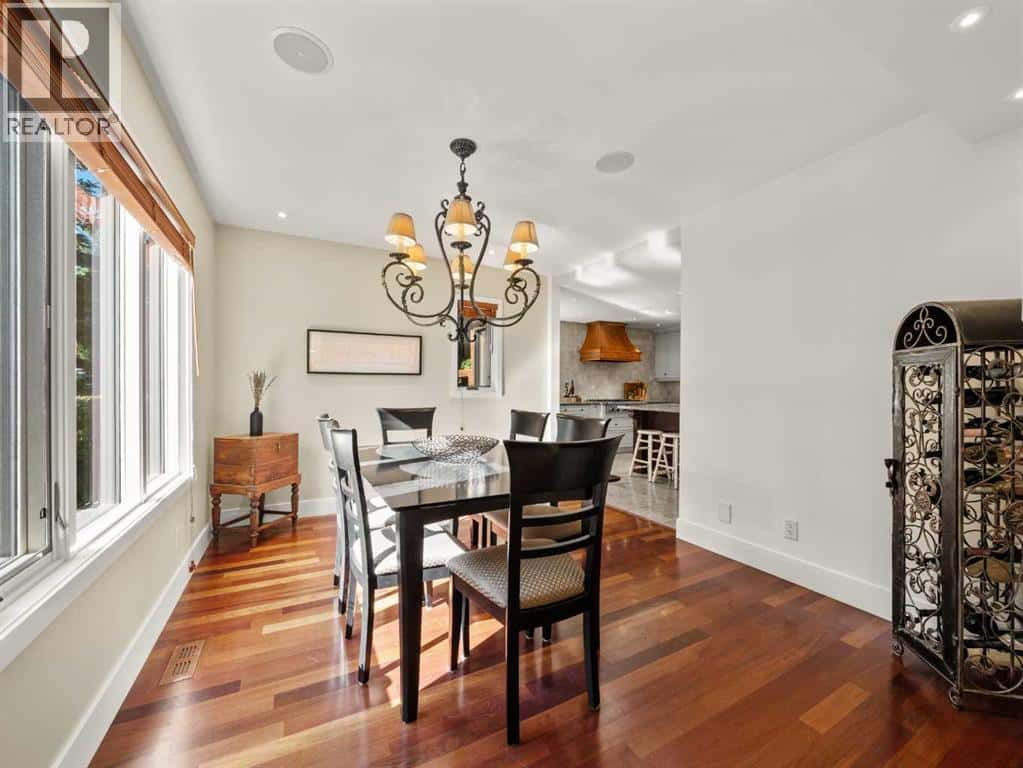 2716 Carleton Street SW — Calgary, Alberta - Photo 4 of 50