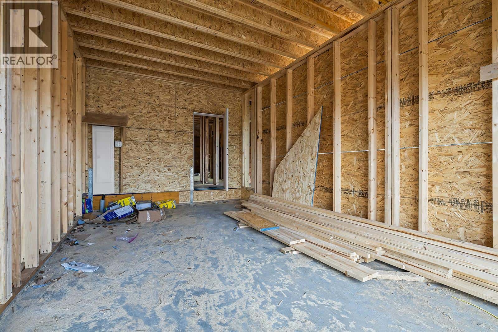 1715 Treffry Place — Summerland, British Columbia - Photo 3 of 23