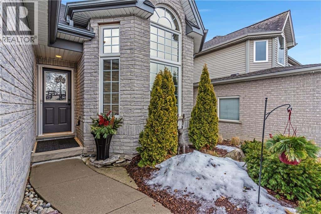 113 DEER RIDGE Drive — Kitchener, Ontario - Photo 3 of 50