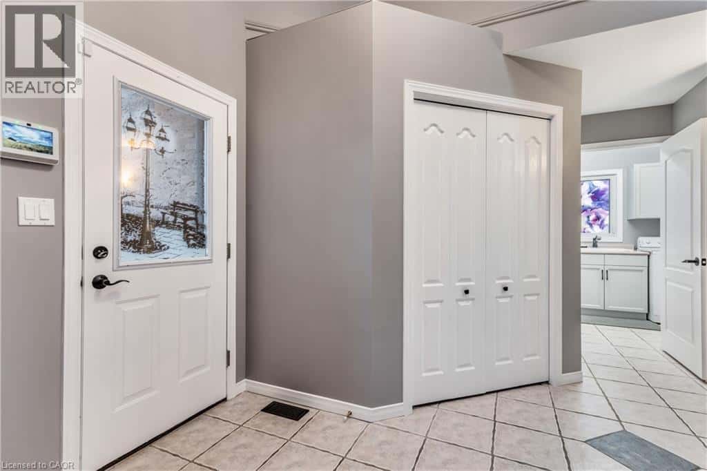 113 DEER RIDGE Drive — Kitchener, Ontario - Photo 4 of 50