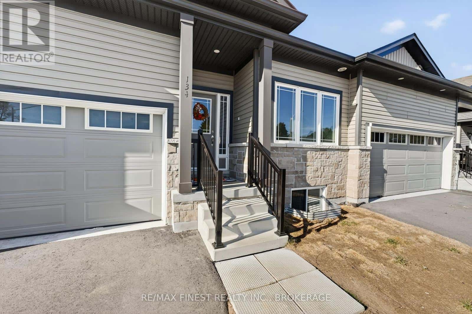 134 ADLEY DRIVE — Brockville, Ontario - Photo 2 of 28