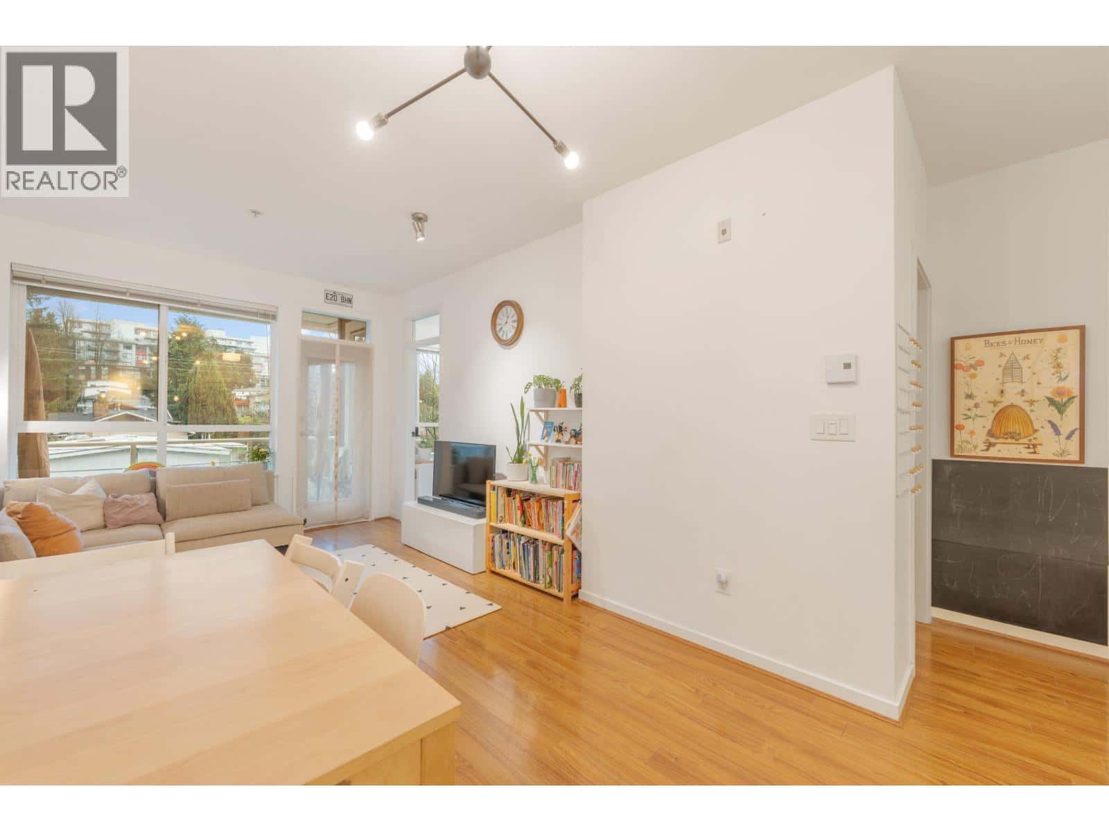 315 3551 FOSTER AVENUE — Vancouver, British Columbia - Photo 5 of 29