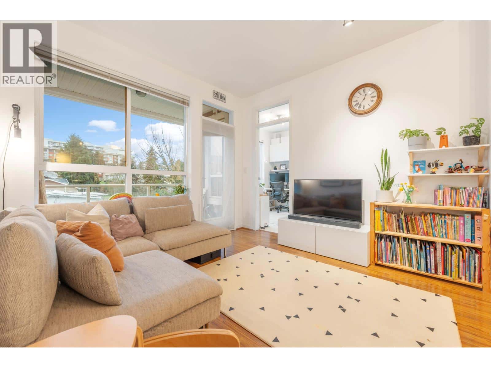 315 3551 FOSTER AVENUE — Vancouver, British Columbia - Photo 4 of 29