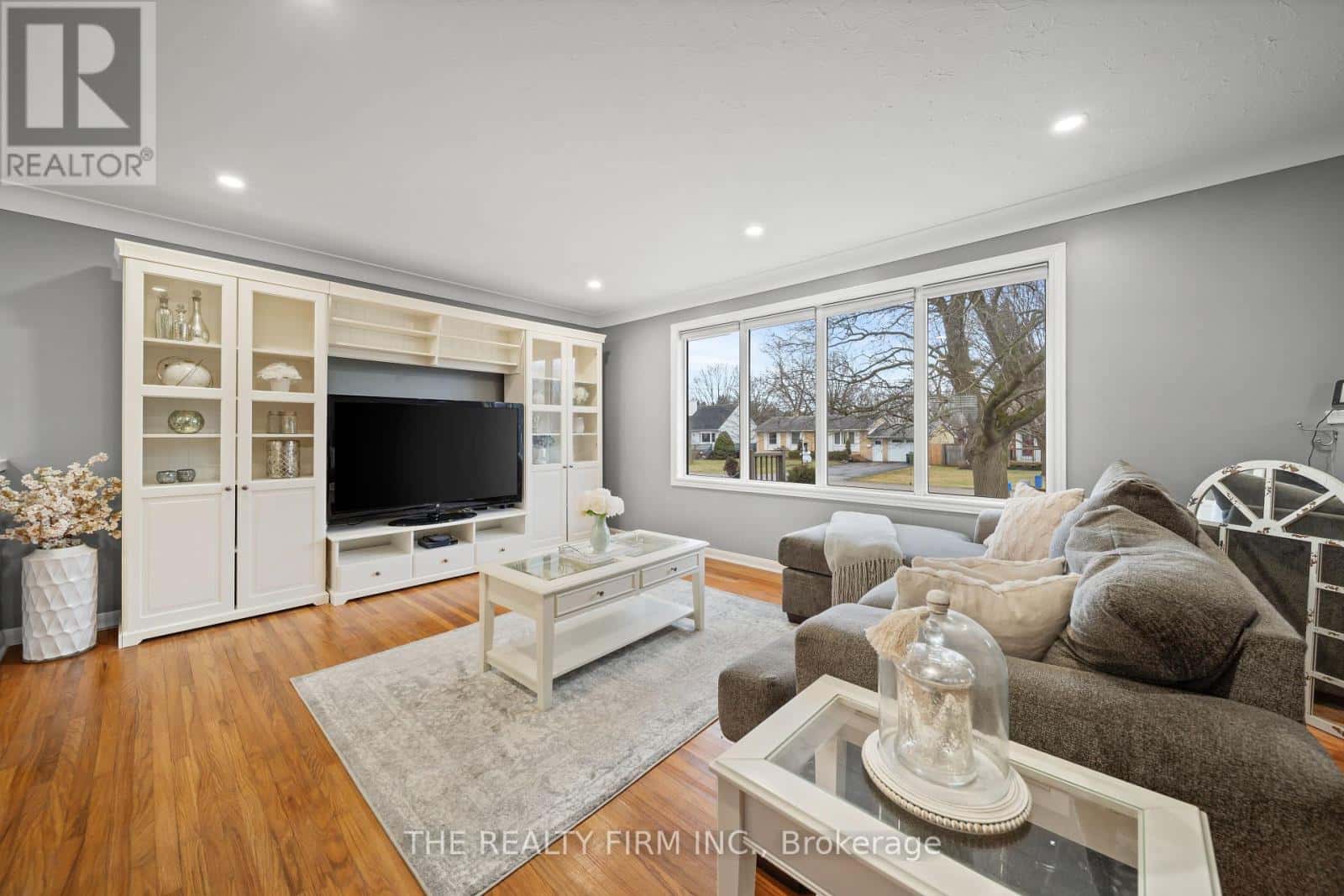 5 MONTCALM STREET N — St. Thomas, Ontario - Photo 5 of 48