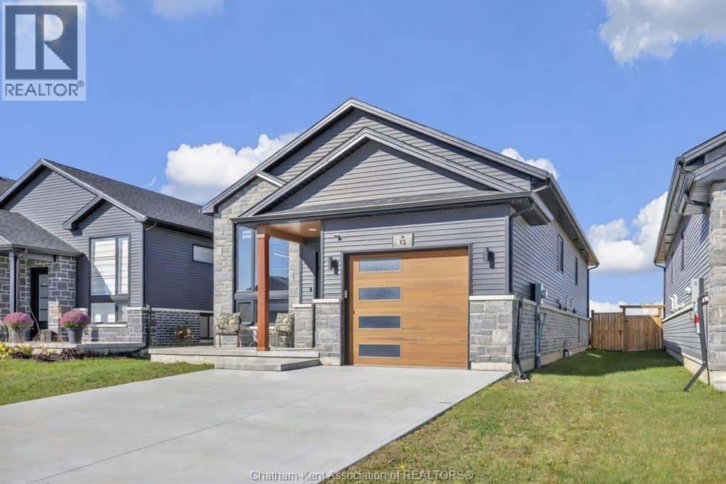 13 BAFFIN WAY — Chatham, Ontario - Photo 4 of 45