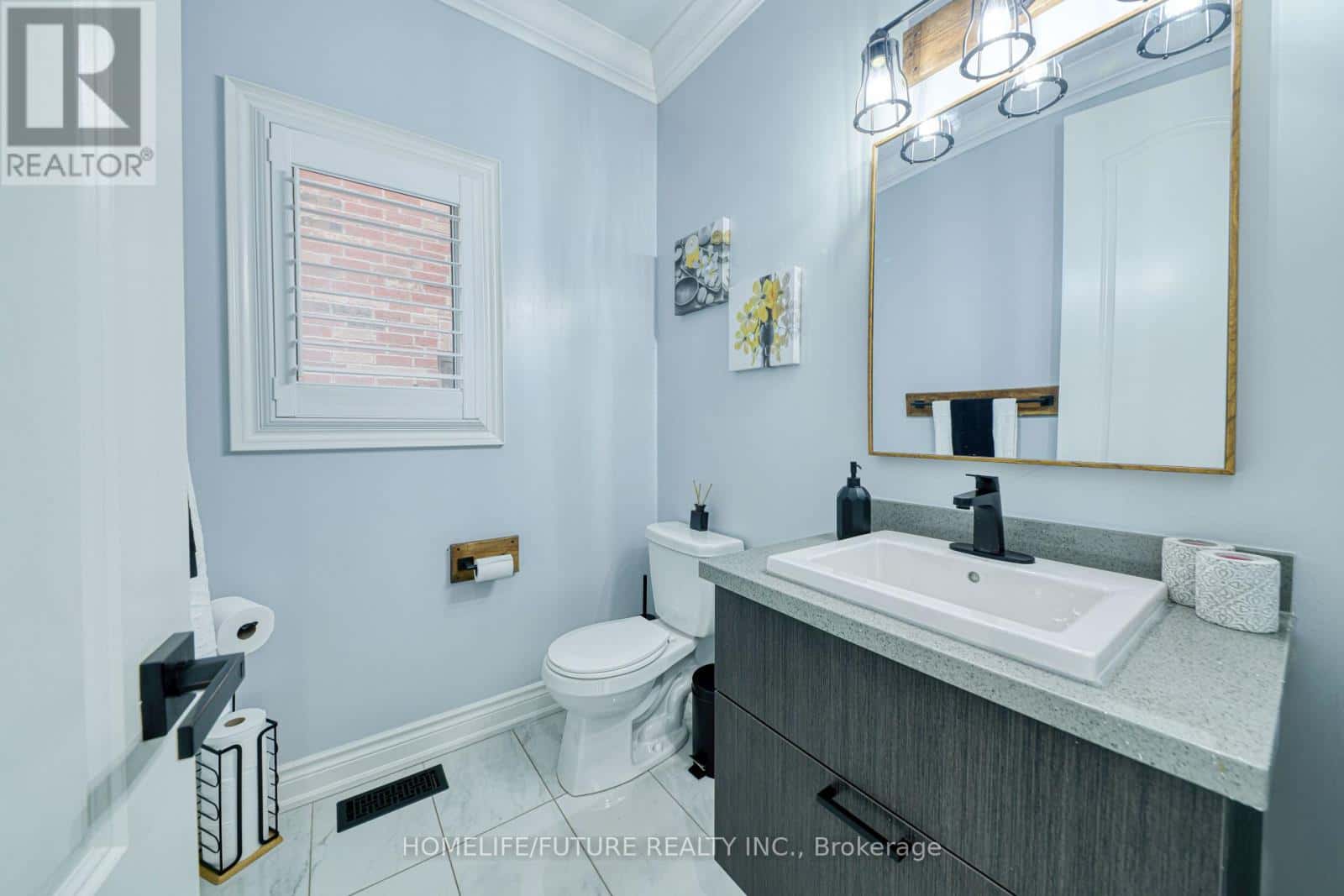 14 DANCING WATERS ROAD — Brampton (Brampton West), Ontario - Photo 4 of 39