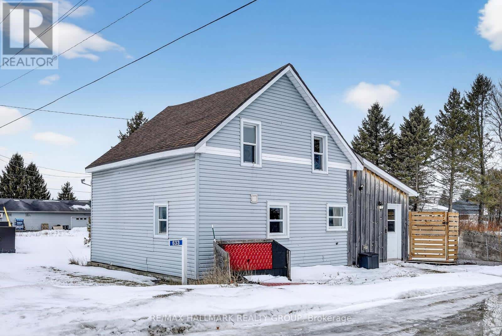 633 RUSSELL ROAD — Clarence-Rockland, Ontario - Photo 2 of 49