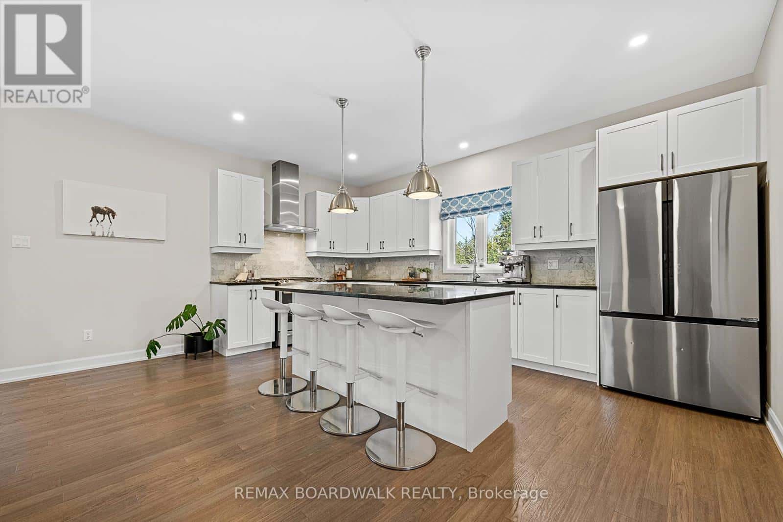 400 CINNAMON CRESCENT — Ottawa, Ontario - Photo 4 of 47