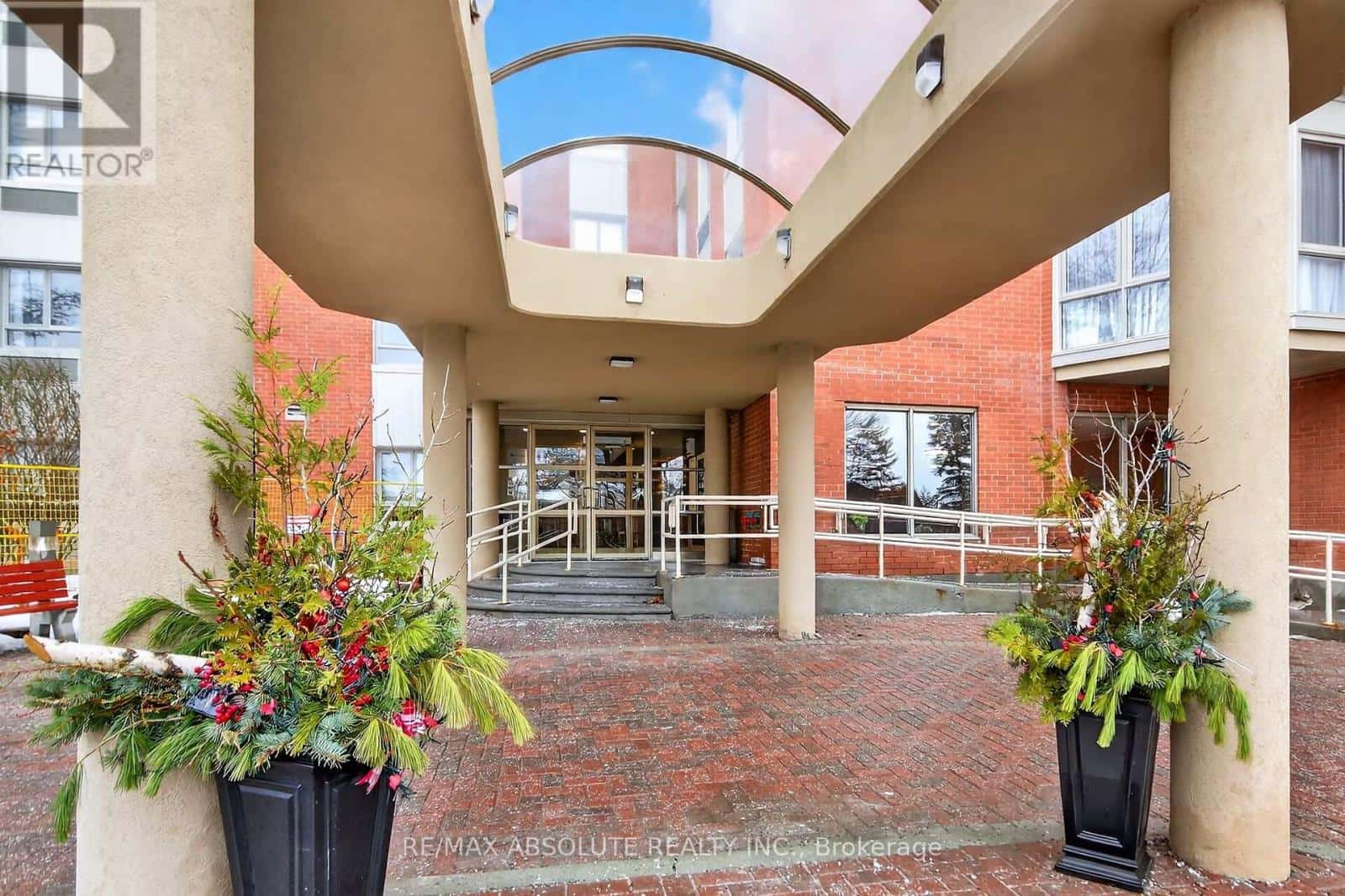 806 - 960 TERON ROAD — Ottawa, Ontario - Photo 3 of 40