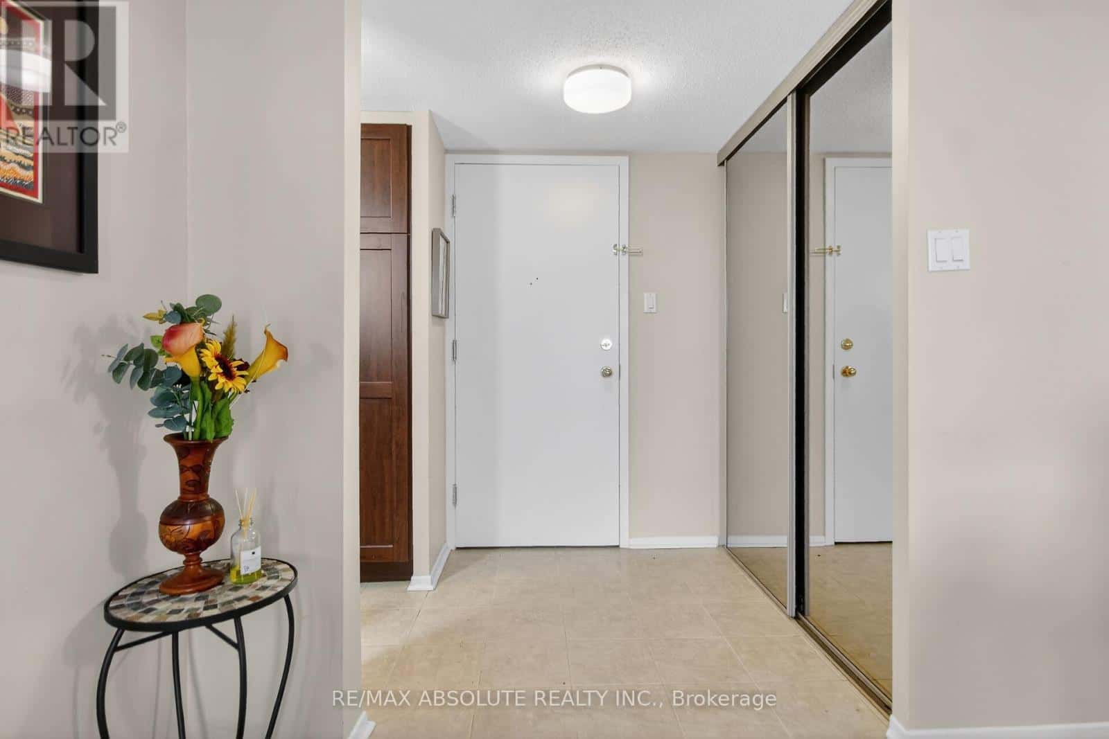 806 - 960 TERON ROAD — Ottawa, Ontario - Photo 5 of 40