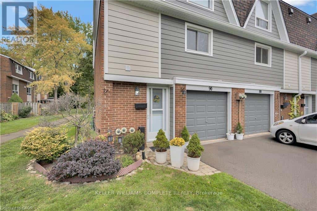 90 ANN STREET — Hamilton (Dundas), Ontario - Photo 4 of 45