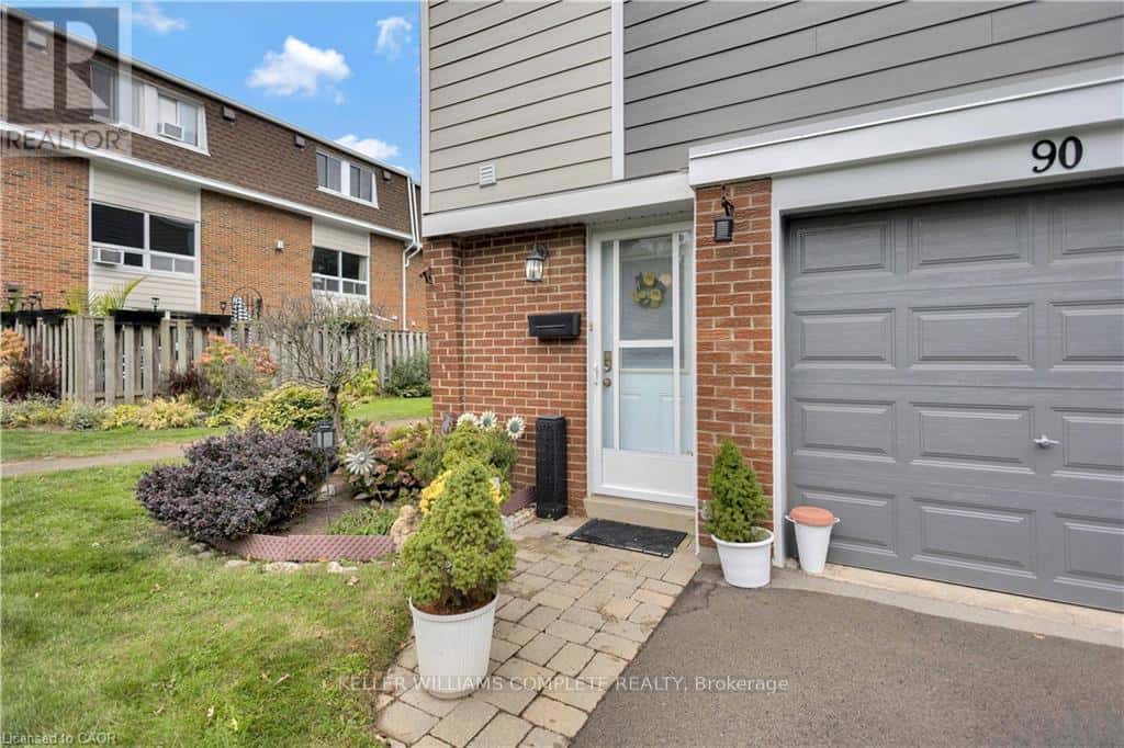 90 ANN STREET — Hamilton (Dundas), Ontario - Photo 5 of 45