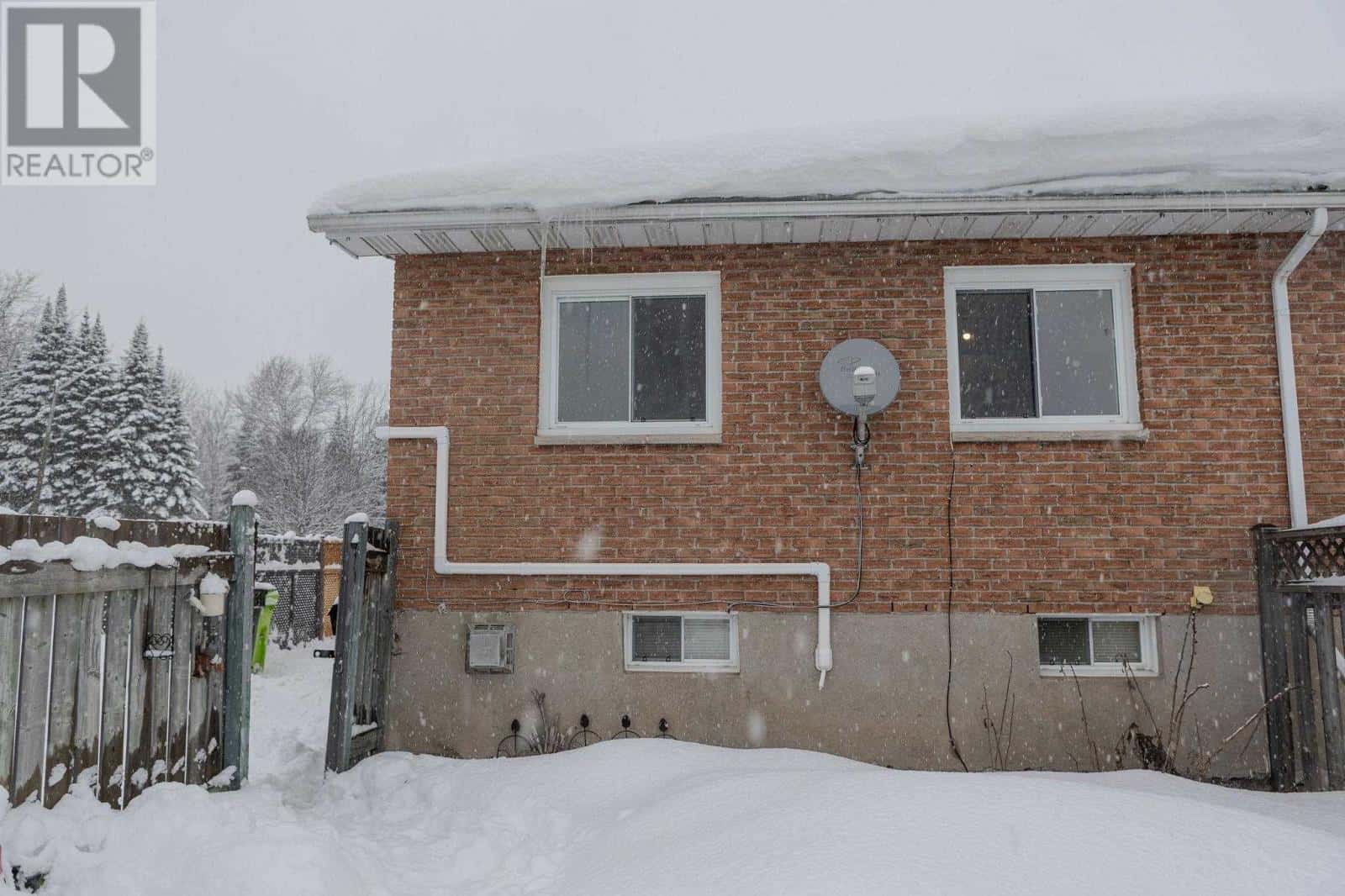 124 Sutton PL — Sault Ste. Marie, Ontario - Photo 4 of 38