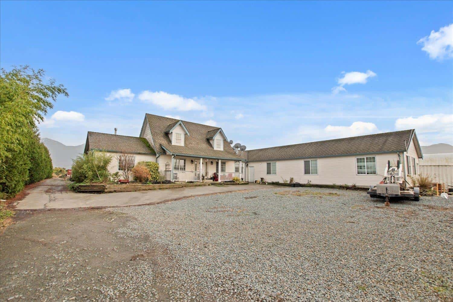 8450 BANFORD ROAD, East Chilliwack — Chilliwack, British Columbia - Photo 3 of 39