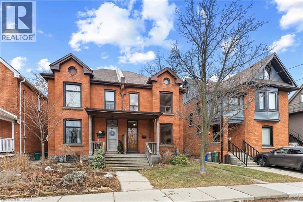 207 STANLEY Avenue — Hamilton, Ontario - Photo 2 of 25