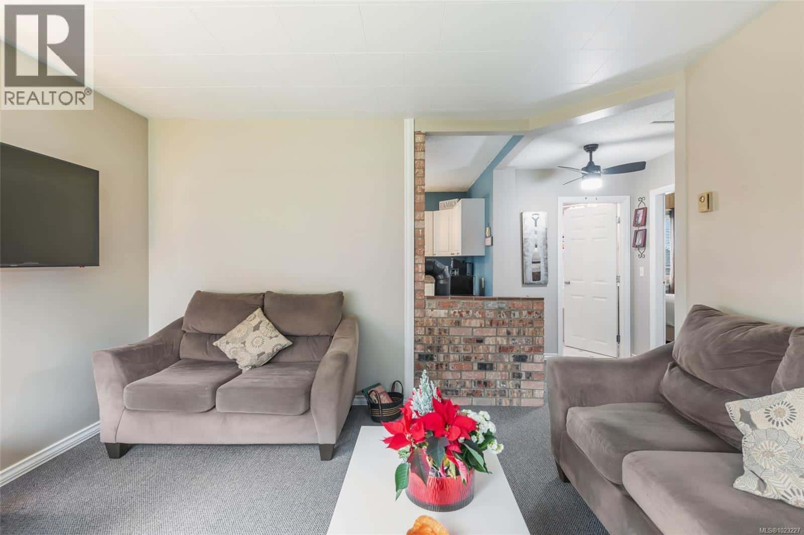 3862 10th Ave — Port Alberni, British Columbia - Photo 3 of 18