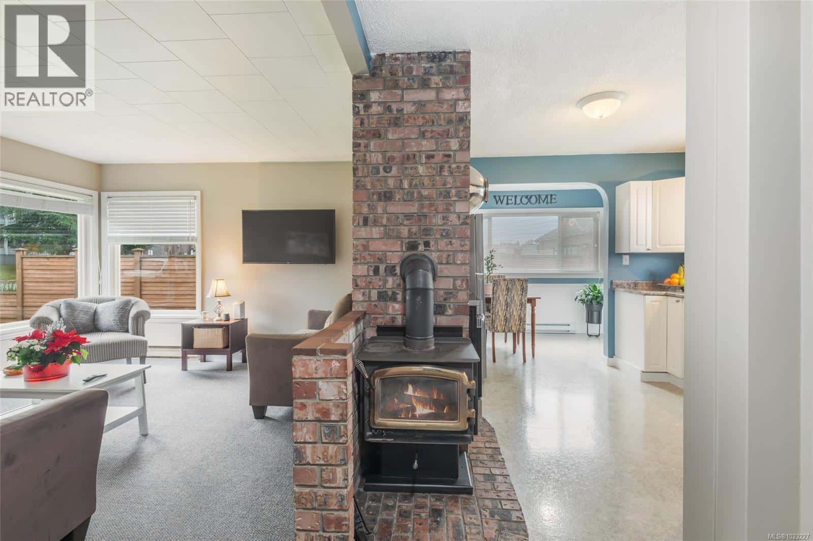 3862 10th Ave — Port Alberni, British Columbia - Photo 4 of 18