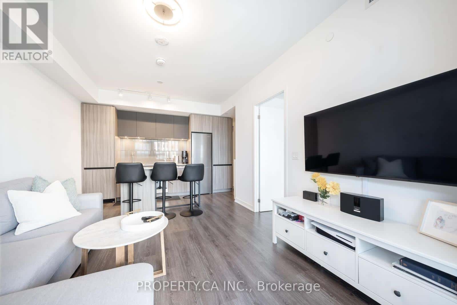 524 - 7950 BATHURST STREET — Vaughan (Beverley Glen), Ontario - Photo 2 of 42