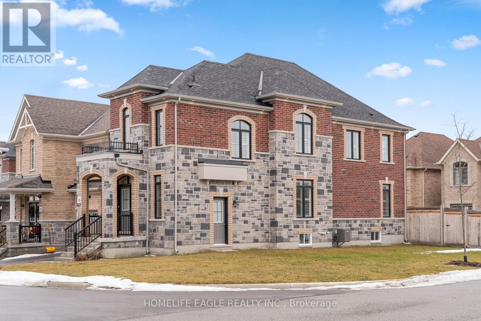 20 VIOLA STREET — East Gwillimbury (Sharon), Ontario - Main photo