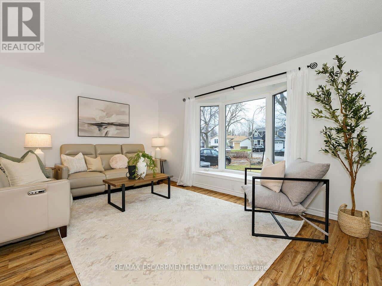 655 LOMOND CRESCENT — Burlington (Shoreacres), Ontario - Photo 4 of 50