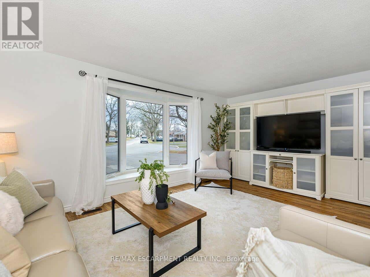 655 LOMOND CRESCENT — Burlington (Shoreacres), Ontario - Photo 5 of 50