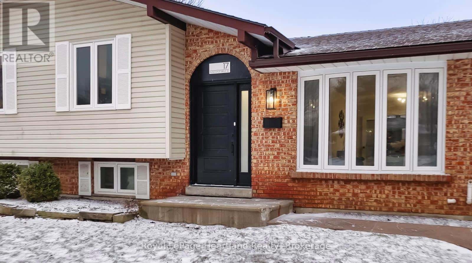 17 SUNCOAST DRIVE W — Goderich (Goderich (Town)), Ontario - Photo 4 of 40