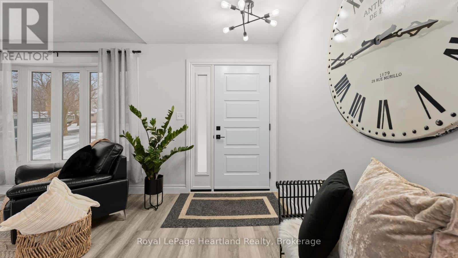 17 SUNCOAST DRIVE W — Goderich (Goderich (Town)), Ontario - Photo 5 of 40