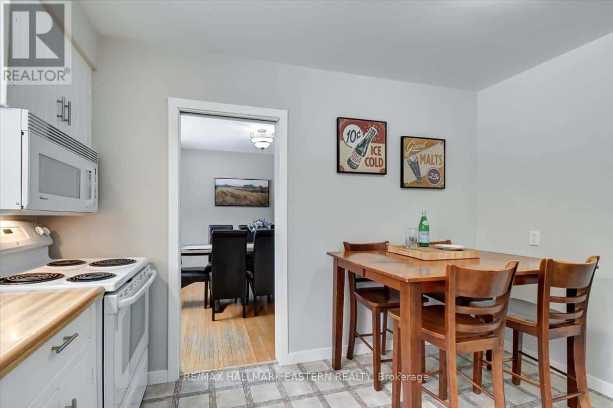 1193 HURON STREET — Peterborough (Northcrest Ward 5), Ontario - Photo 4 of 50