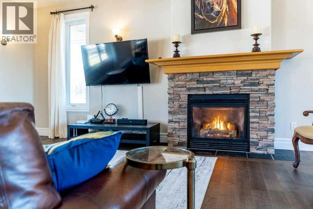 304, 29415 Range Road 52 — Rural Mountain View County, Alberta - Photo 5 of 49